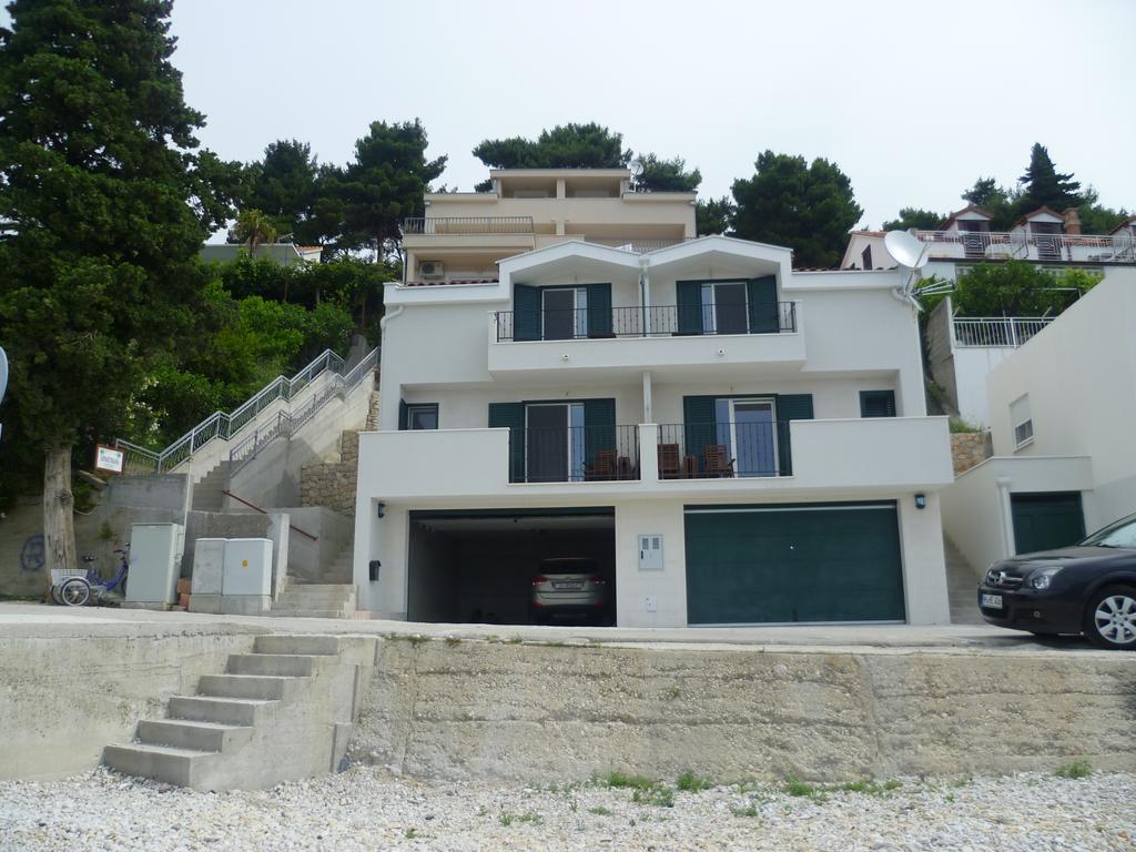 Apartments Plana, 泽斯特拉格 外观 照片